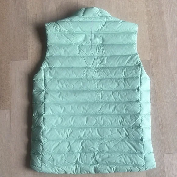 LULULEMON NWOT Navigation Down Vest
Creamy Mint size M - Picture 2 of 5
